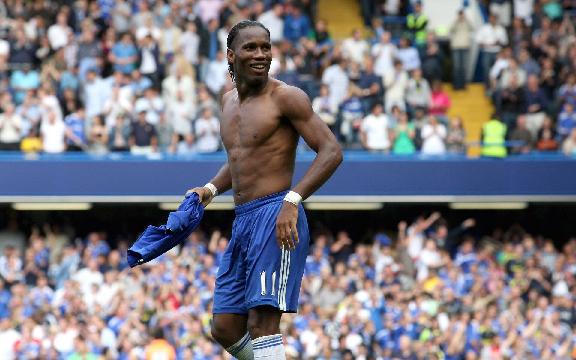 日本球员赛场拼搏,收获赞誉,日本队球员